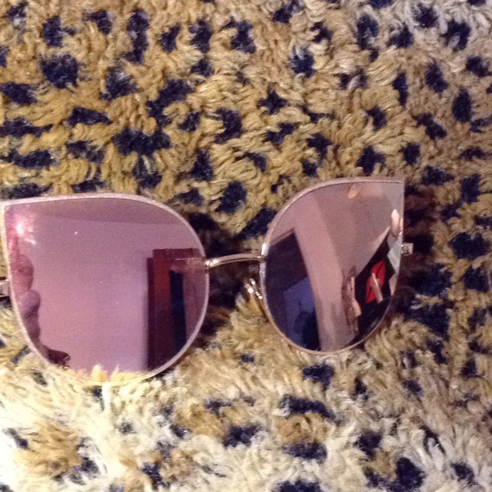 Mirrored cat eye sunglasses